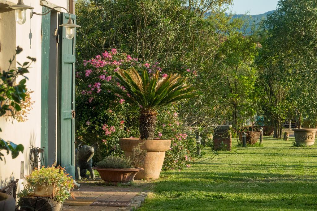 Resort La Ghiaia Sarzana Exterior photo