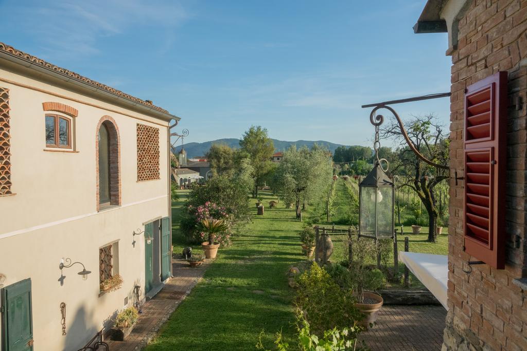 Resort La Ghiaia Sarzana Exterior photo